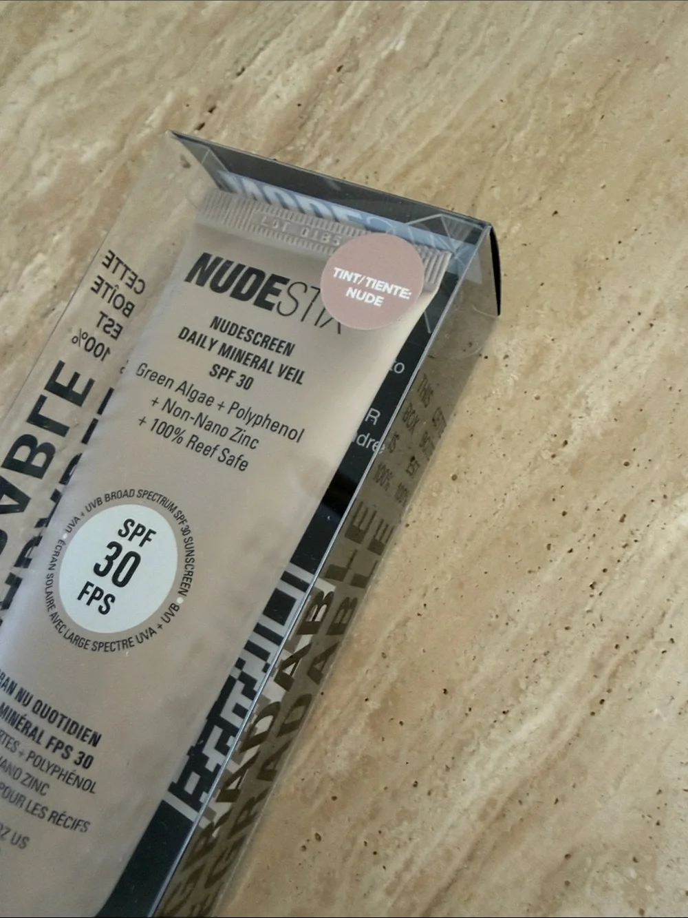 New NUDESTIX Nudescreen Daily Mineral Face Veil SPF 30 - Nude natural light tint